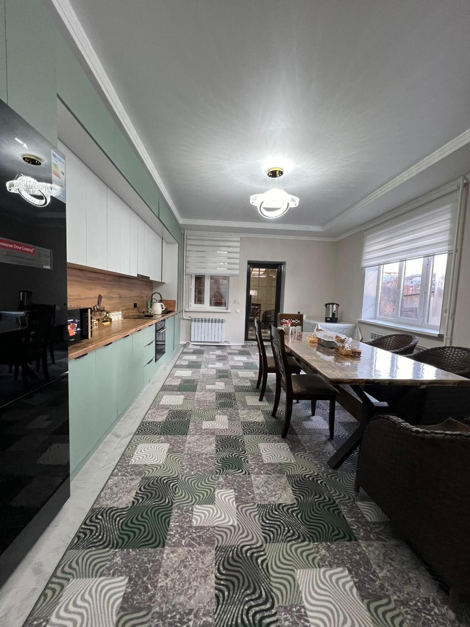 Maral Guesthouse Karakol Luaran gambar