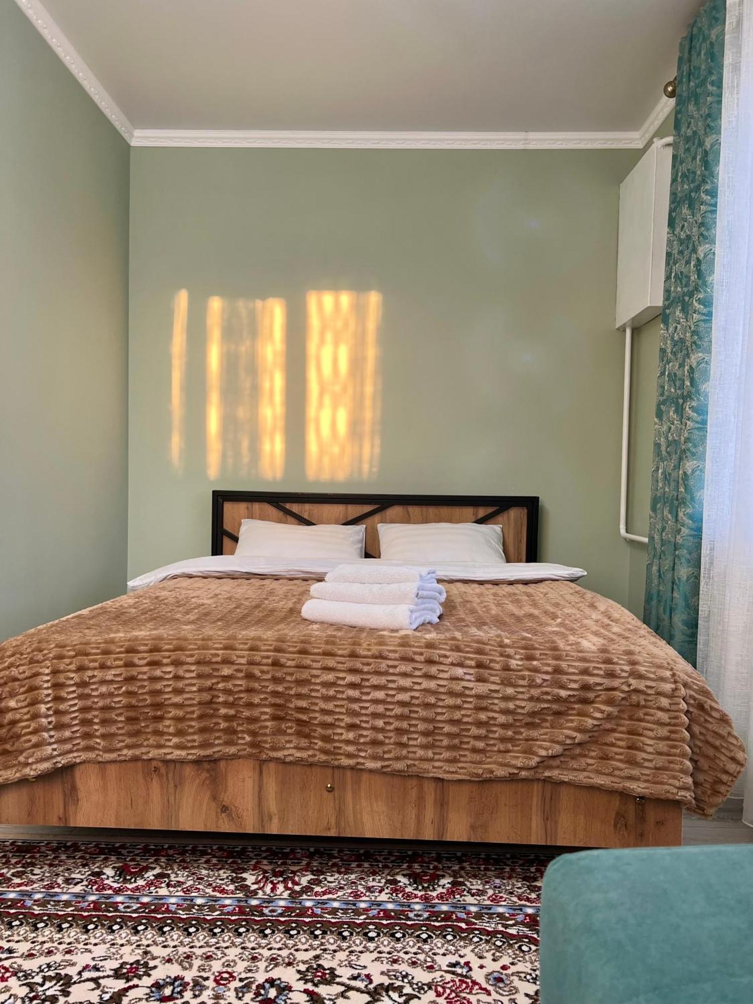 Maral Guesthouse Karakol Luaran gambar